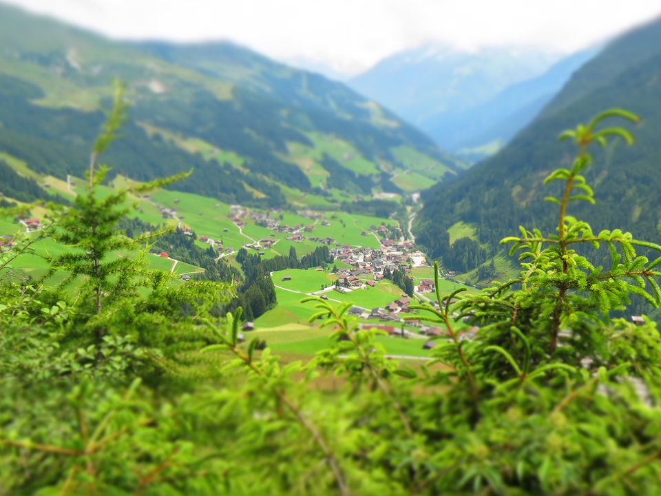 Das Dorf Vorderlanersbach im Sommer